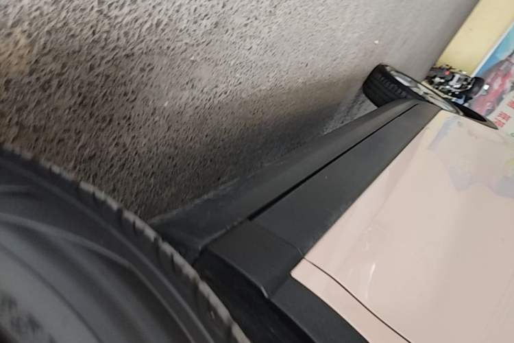 Used Leapmotor T03 2022 Star Diamond Edition Right Side Sill