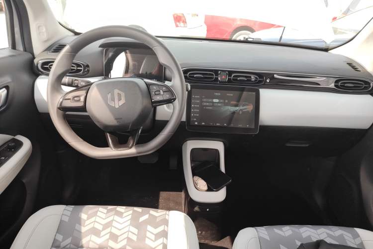 Used Leapmotor T03 2022 YAOJIN Edition Audio And AC Panel