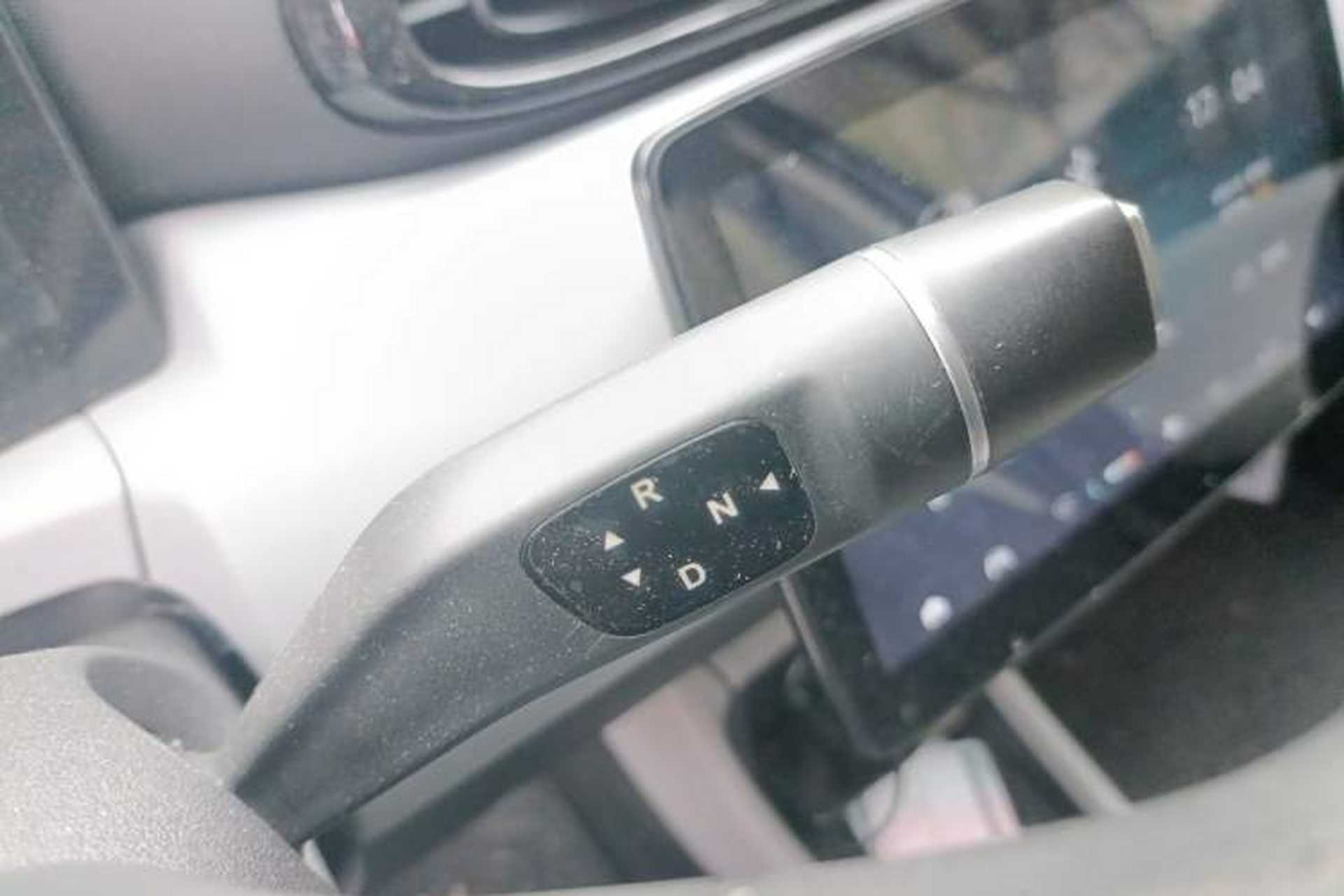 Used Leapmotor T03 2022 Crystal Edition Gear Lever