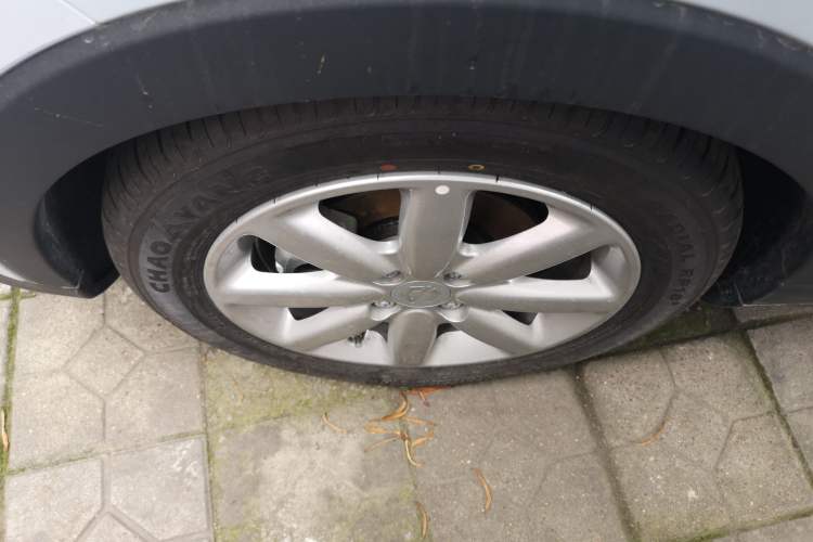 Used Leapmotor T03 2022 YAOJIN Edition Left Front Wheel Hub
