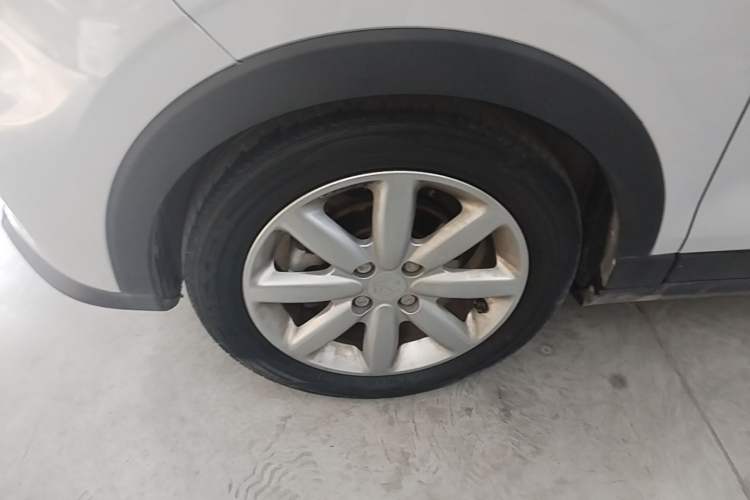 Used Leapmotor T03 2022 YAOJIN Edition Left Front Wheel Hub