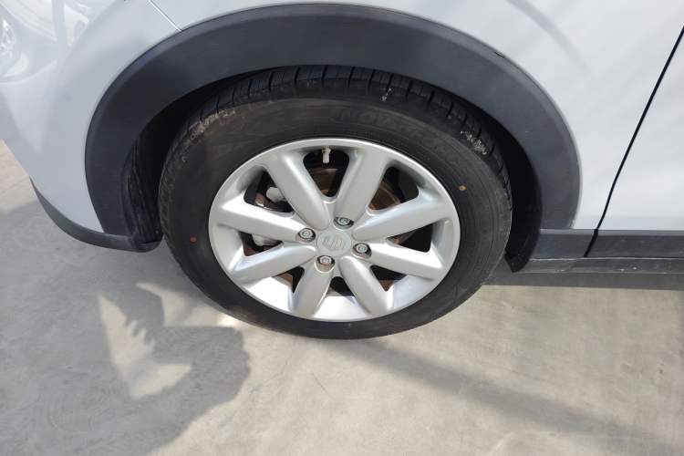 Used Leapmotor T03 2022 YAOJIN Edition Left Front Wheel Hub