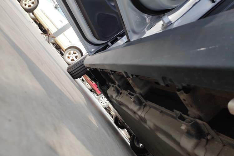 Used Leapmotor T03 2022 YAOJIN Edition Left Side Sill