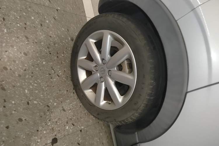 Used Leapmotor T03 2022 Star Diamond Edition Right Rear Wheel Hub