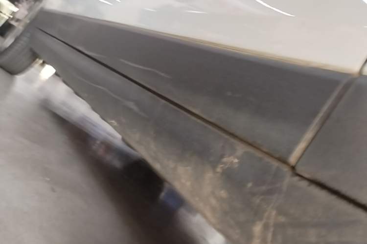 Used Leapmotor T03 2022 YAOJIN Edition Right Side Sill