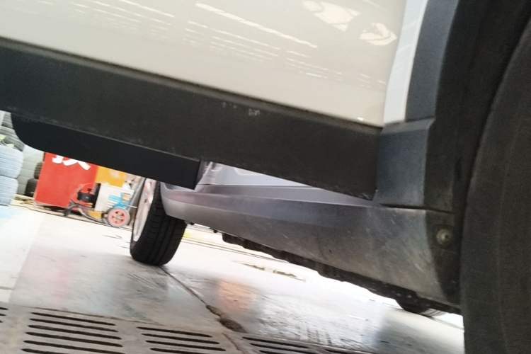 Used Leapmotor T03 2022 YAOJIN Edition Right Side Sill
