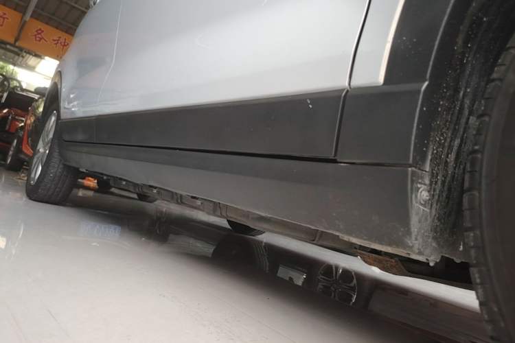 Used Leapmotor T03 2022 Crystal Edition Right Side Sill