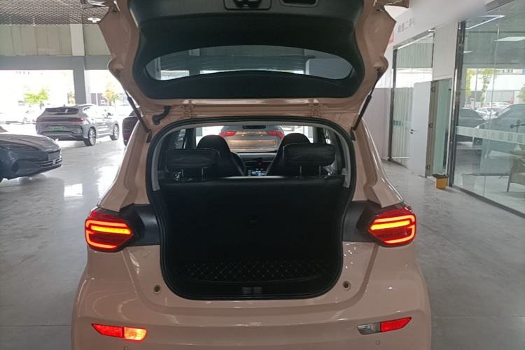 Used Leapmotor T03 2022 Pearl Edition Trunk
