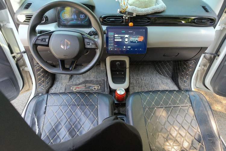 Used Leapmotor T03 2022 Crystal Edition Center Console