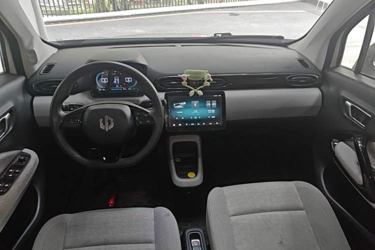 Used Leapmotor T03 2022 Glazed Edition Center Console
