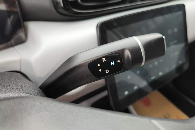 Used Leapmotor T03 2022 Glazed Edition Gear Lever
