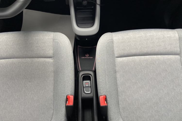 Used Leapmotor T03 2022 Glazed Edition Interior 9