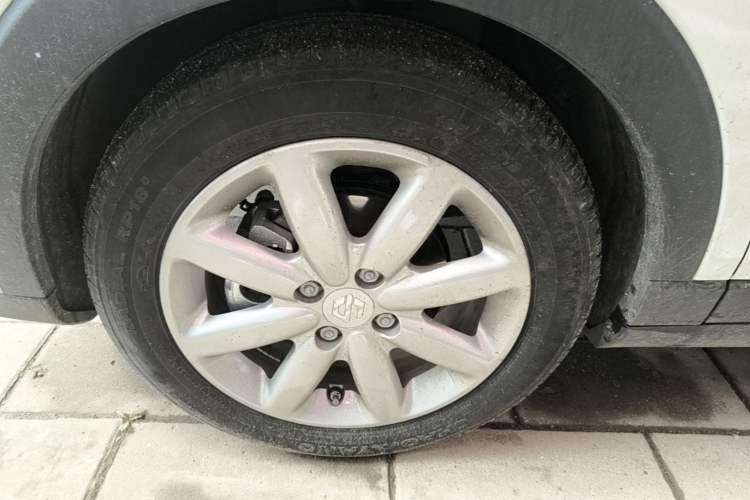 Used Leapmotor T03 2022 Star Diamond Edition Left Front Wheel Hub