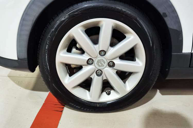 Used Leapmotor T03 2022 Crystal Edition Left Front Wheel Hub