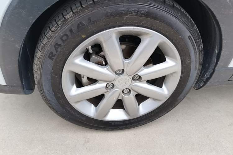 Used Leapmotor T03 2022 Crystal Edition Left Front Wheel Hub