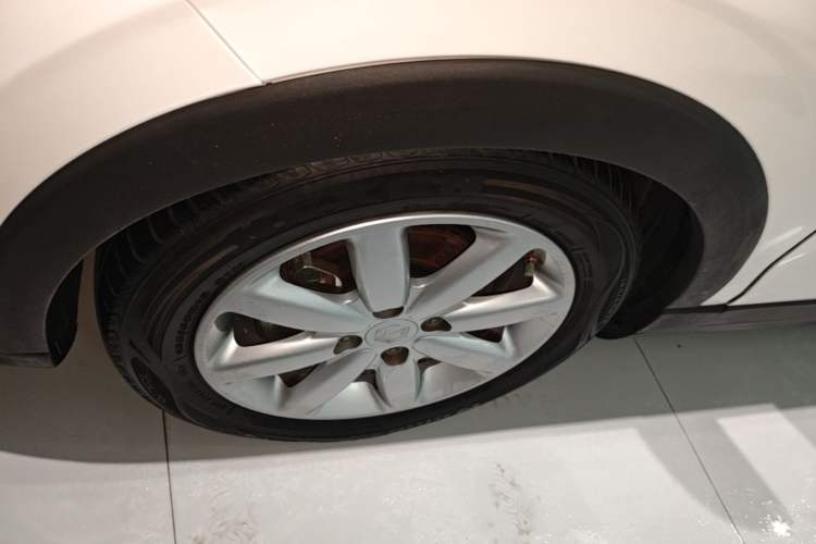 Used Leapmotor T03 2022 YAOJIN Edition Left Front Wheel Hub