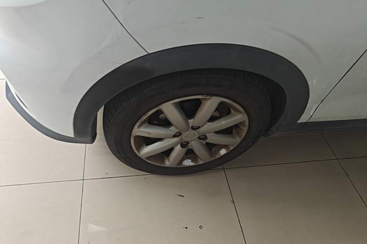 Used Leapmotor T03 2022 Glazed Edition Left Front Wheel Hub
