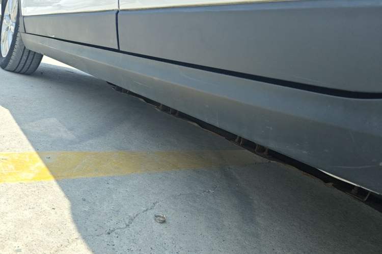 Used Leapmotor T03 2022 Crystal Edition Left Side Sill