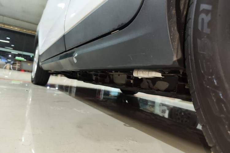 Used Leapmotor T03 2022 Crystal Edition Left Side Sill