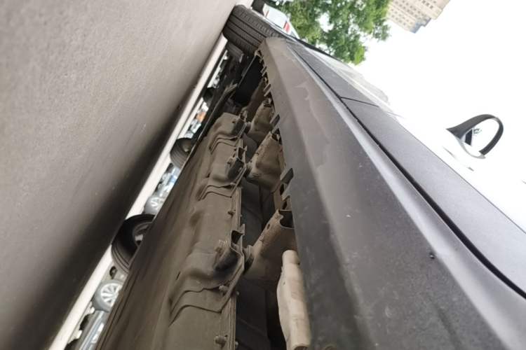 Used Leapmotor T03 2022 Crystal Edition Left Side Sill
