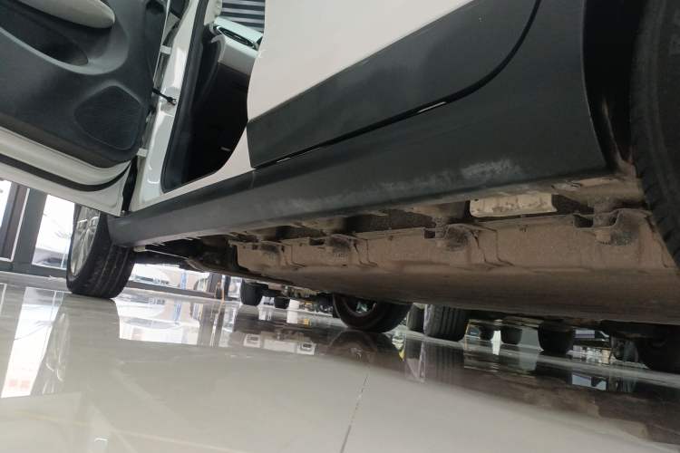 Used Leapmotor T03 2022 Agate Edition Left Side Sill