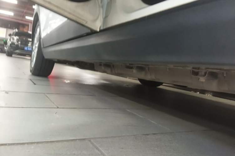 Used Leapmotor T03 2022 Crystal Edition Left Side Sill