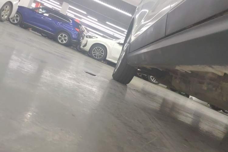 Used Leapmotor T03 2022 Glazed Edition Left Side Sill