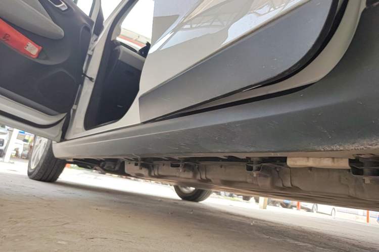 Used Leapmotor T03 2022 Crystal Edition Left Side Sill