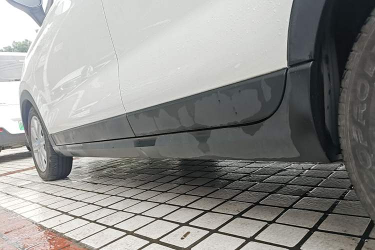 Used Leapmotor T03 2022 Crystal Edition Left Side Sill