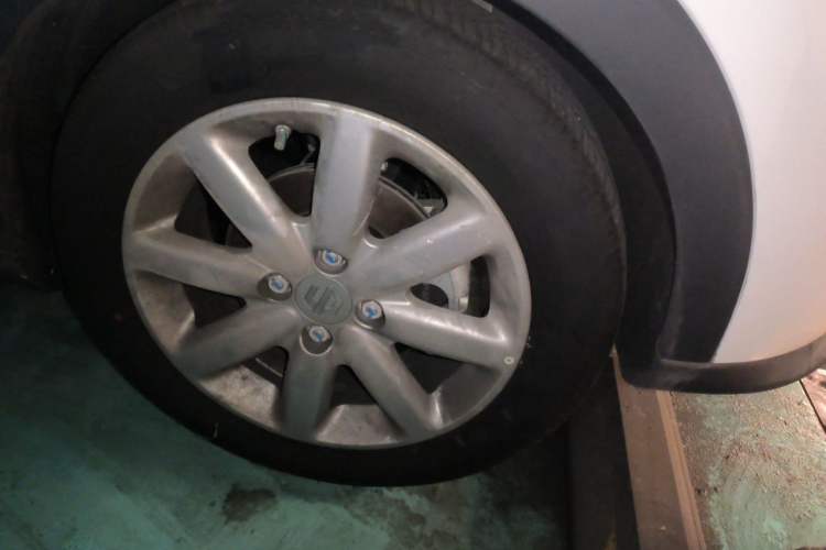 Used Leapmotor T03 2022 Hometown Jade Edition Right Front Wheel Hub