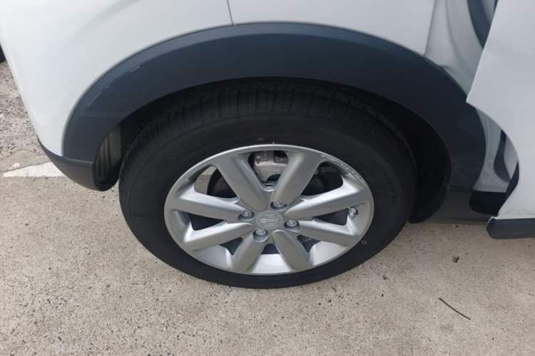 Used Leapmotor T03 2022 Hometown Jade Edition Right Rear Wheel Hub
