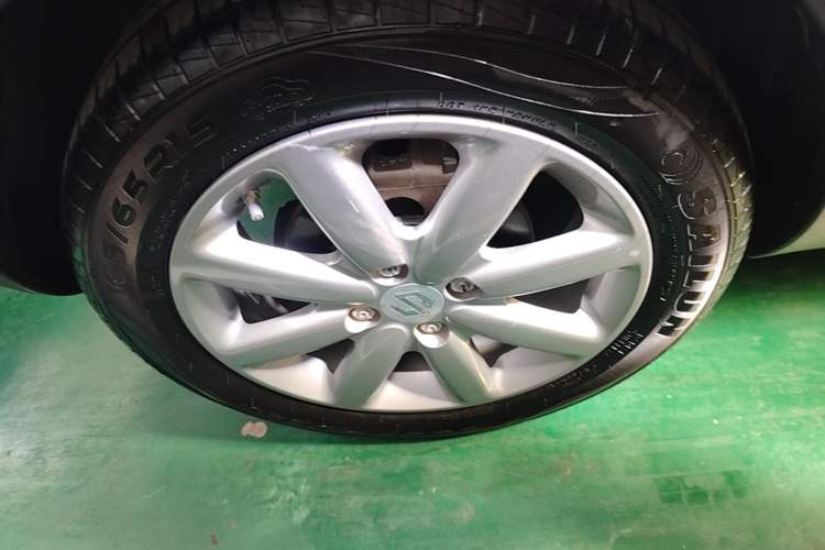 Used Leapmotor T03 2022 Crystal Edition Right Rear Wheel Hub