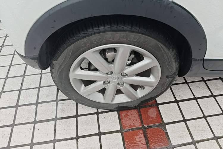 Used Leapmotor T03 2022 Crystal Edition Right Rear Wheel Hub