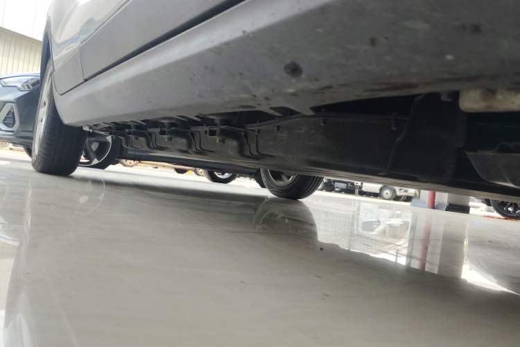 Used Leapmotor T03 2022 Crystal Edition Right Side Sill