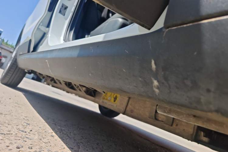Used Leapmotor T03 2022 Special Edition Right Side Sill