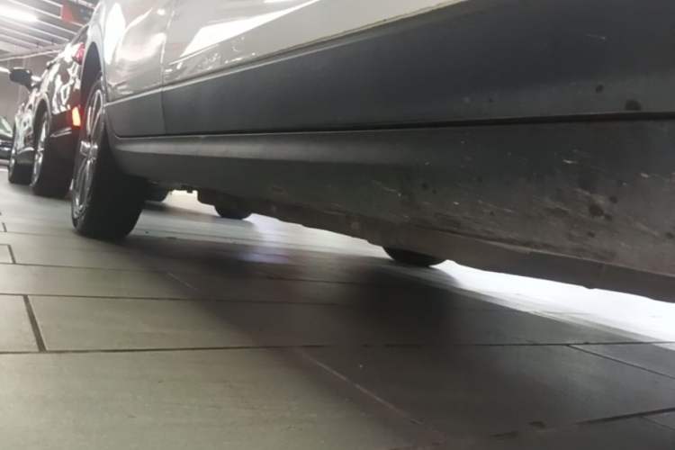 Used Leapmotor T03 2022 Crystal Edition Right Side Sill