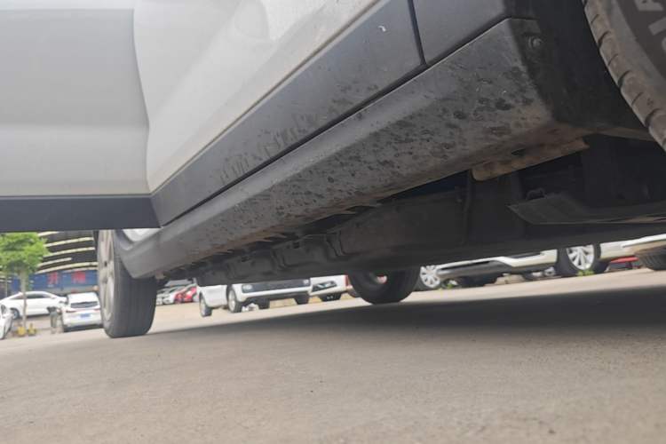 Used Leapmotor T03 2022 Crystal Edition Right Side Sill