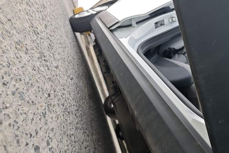 Used Leapmotor T03 2022 Crystal Edition Right Side Sill