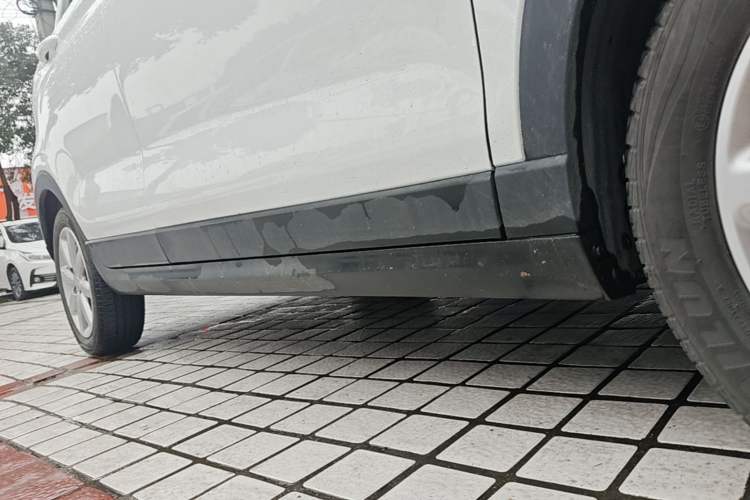Used Leapmotor T03 2022 Crystal Edition Right Side Sill