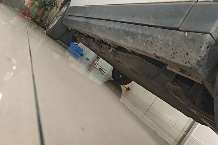 Used Leapmotor T03 2022 Glazed Edition Right Side Sill