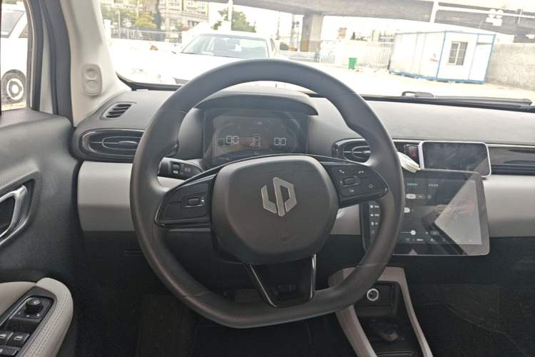 Used Leapmotor T03 2022 Crystal Edition Steering Wheel