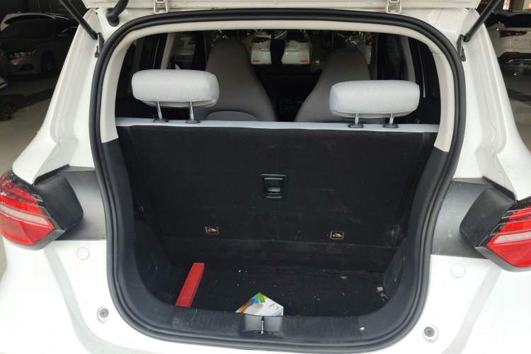 Used Leapmotor T03 2022 Crystal Edition Trunk