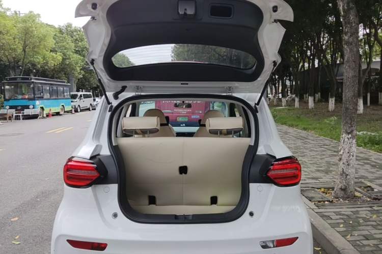 Used Leapmotor T03 2022 Agate Edition Trunk