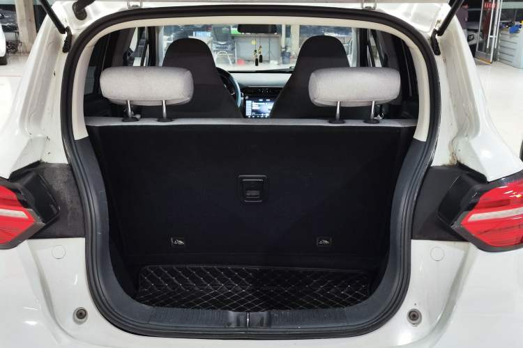 Used Leapmotor T03 2022 Crystal Edition Trunk