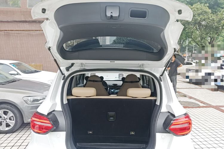 Used Leapmotor T03 2022 Crystal Edition Trunk