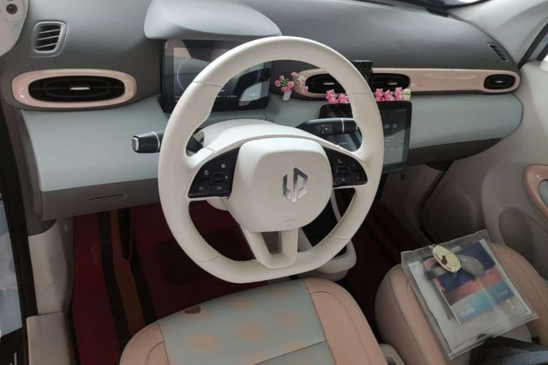 Used Leapmotor T03 2023 403 Smart Edition Center Console