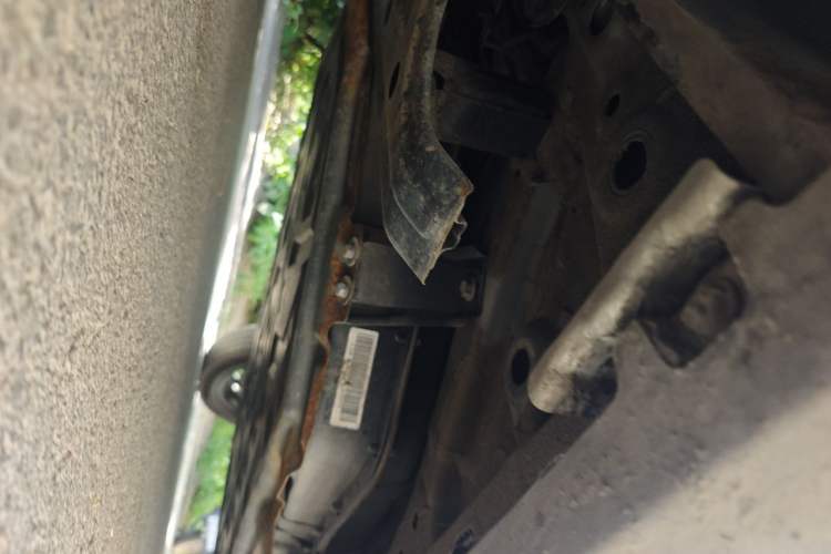 Used Leapmotor T03 2023 310 Lite Edition Chassis Front Left