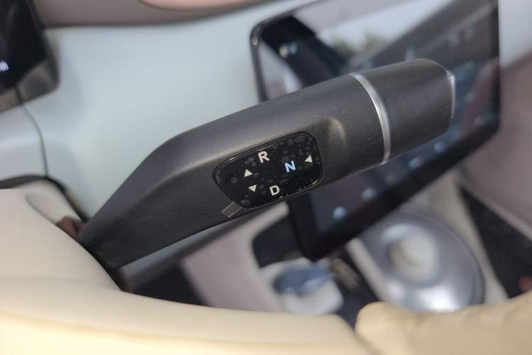 Used Leapmotor T03 2023 403 Smart Edition Gear Lever
