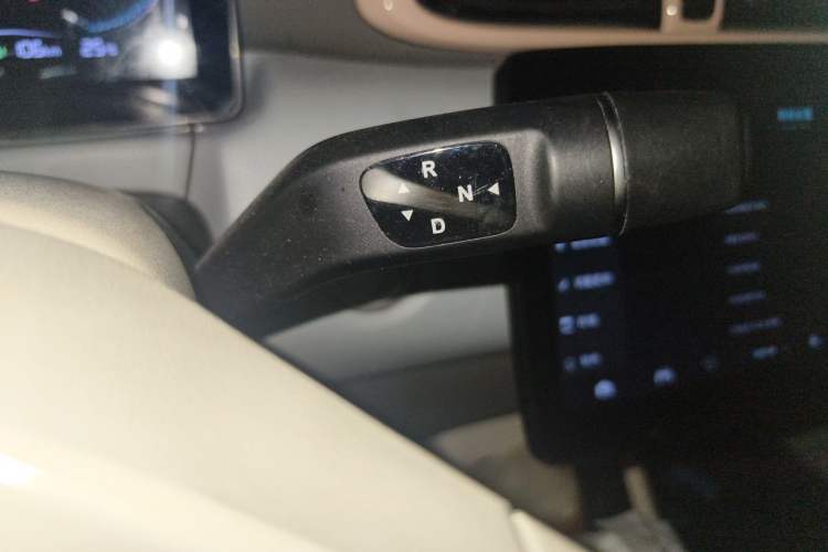 Used Leapmotor T03 2023 310 Lite Edition Gear Lever