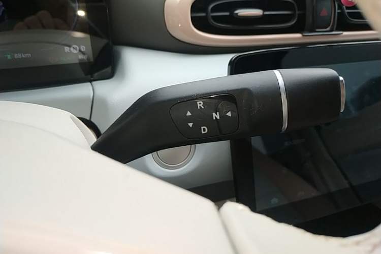 Used Leapmotor T03 2023 403 Smart Edition Gear Lever
